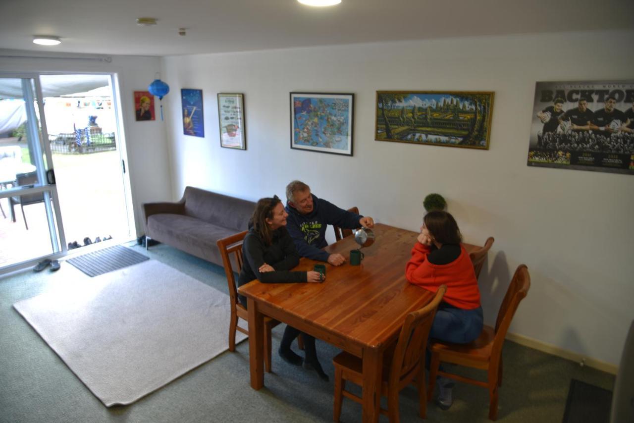Funky Green Voyager Backpackers Hostel Rotorua Buitenkant foto
